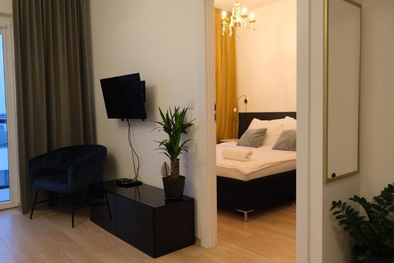 Apartment 9, Z Oddzielna Sypialnia! *